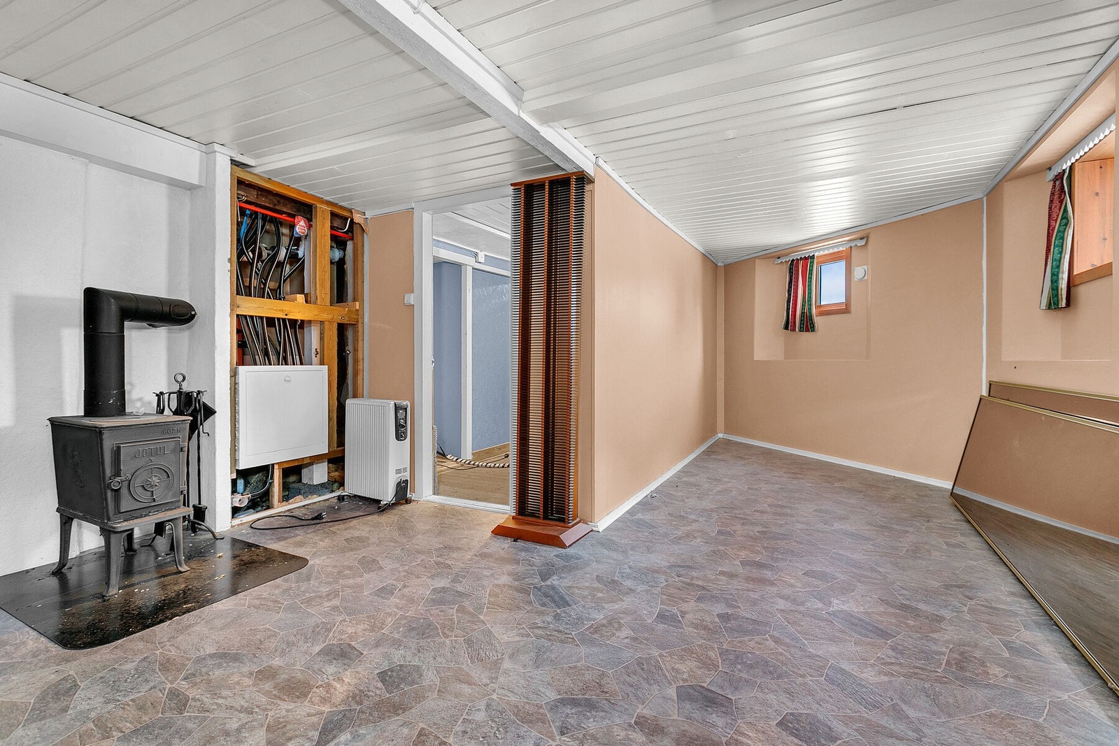 Innredet rom kjeller Galleribilde