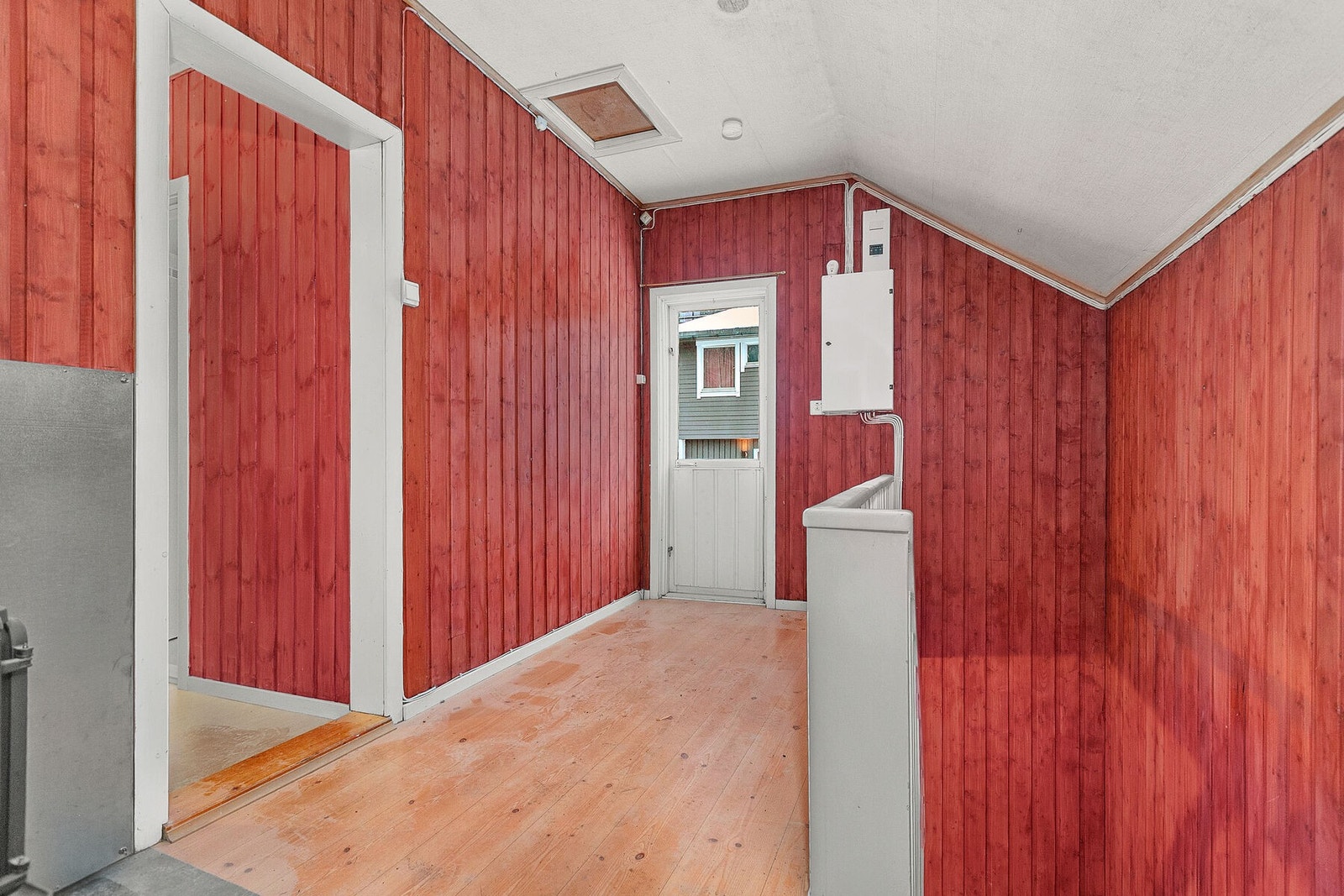 Gang med utgang til altan Galleribilde