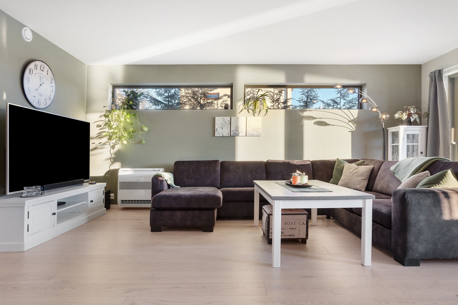 Ekstra vinduer på kortveggen gir godt innslipp av naturlig lys. Galleribilde