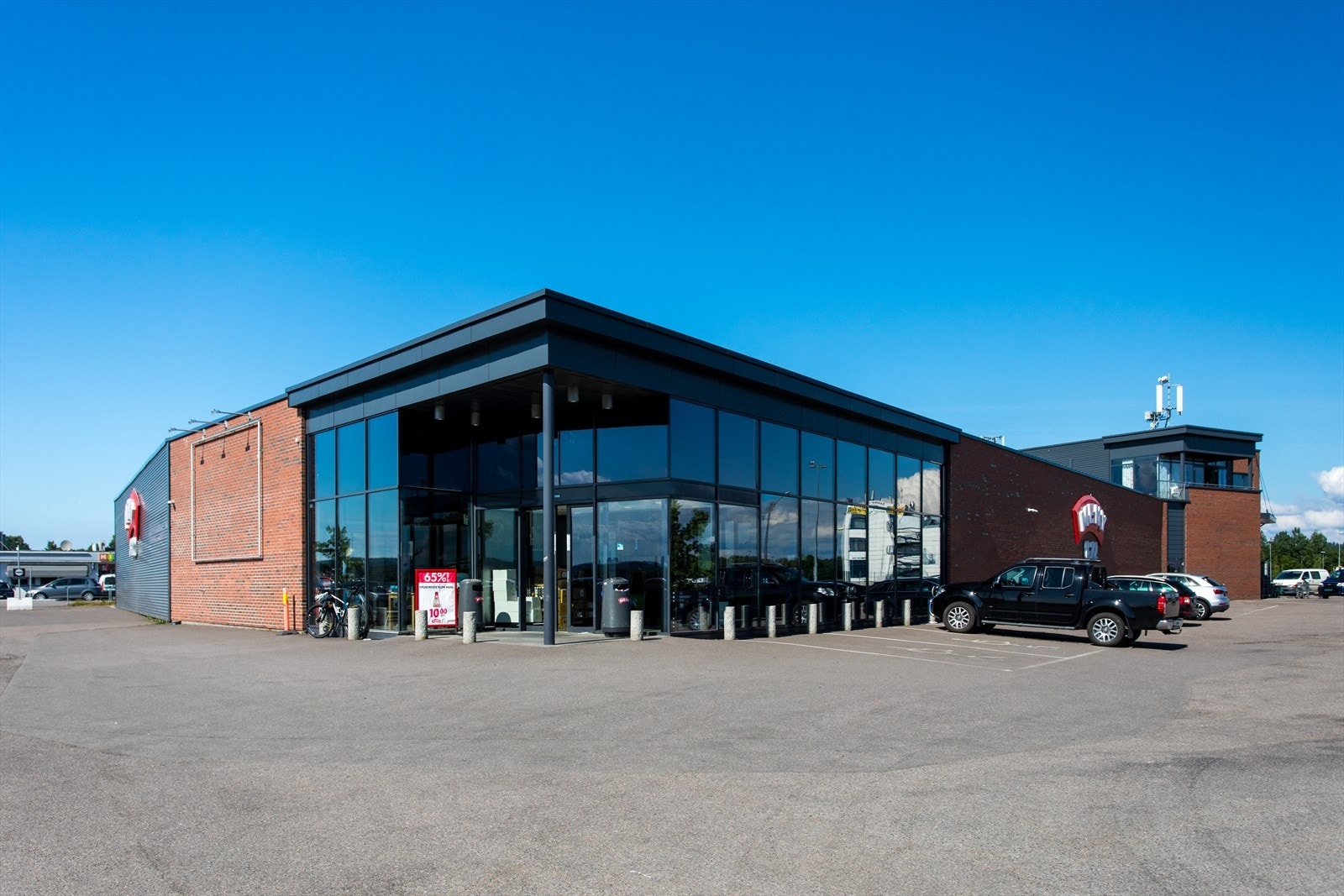 Meny dagligvareforretning på Jarlsberg. Galleribilde