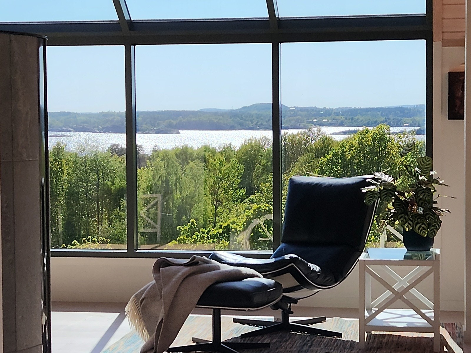 Selgers eget bilde fra utsikten i stua Galleribilde