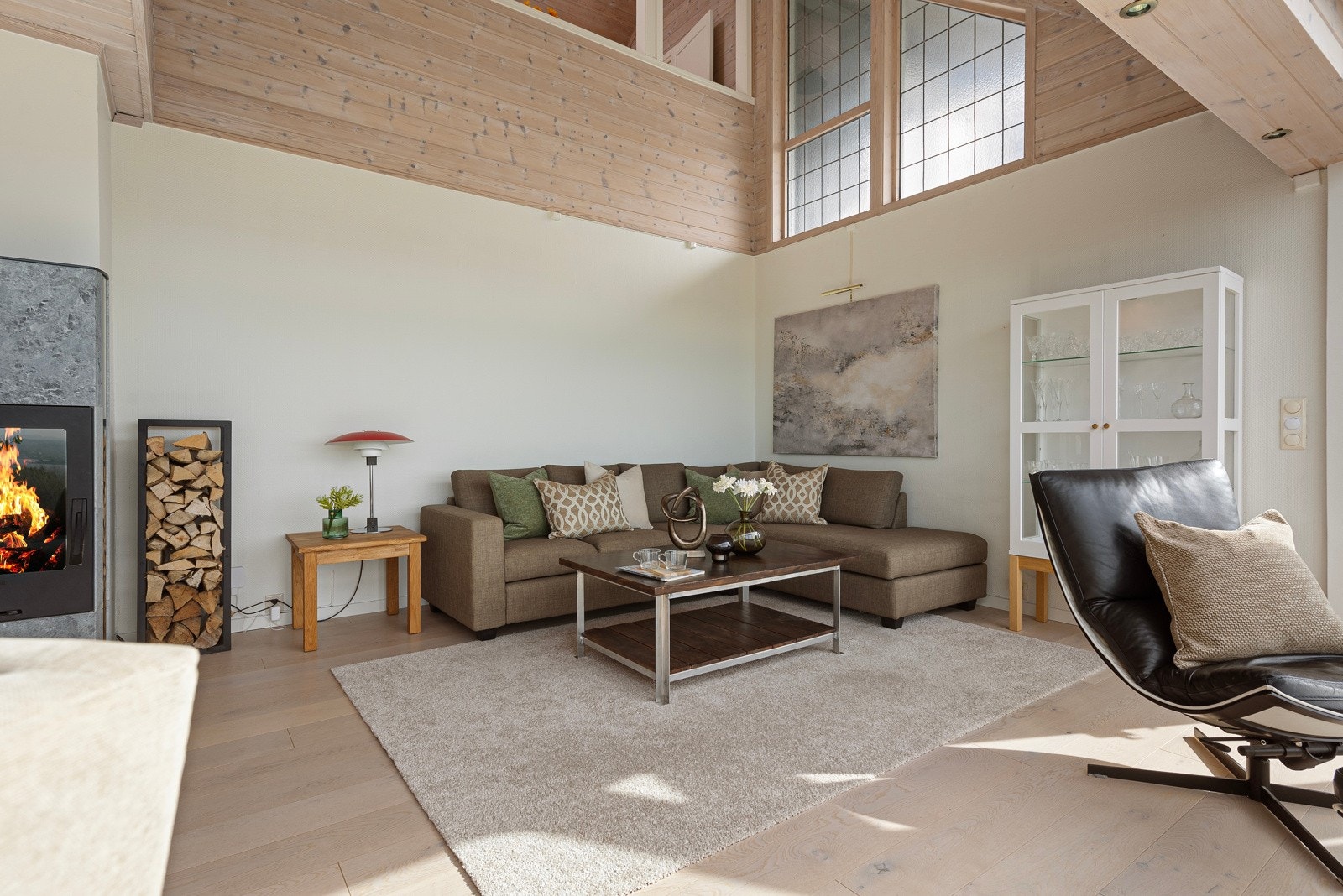 I stuen er det ekstra takhøyde Galleribilde