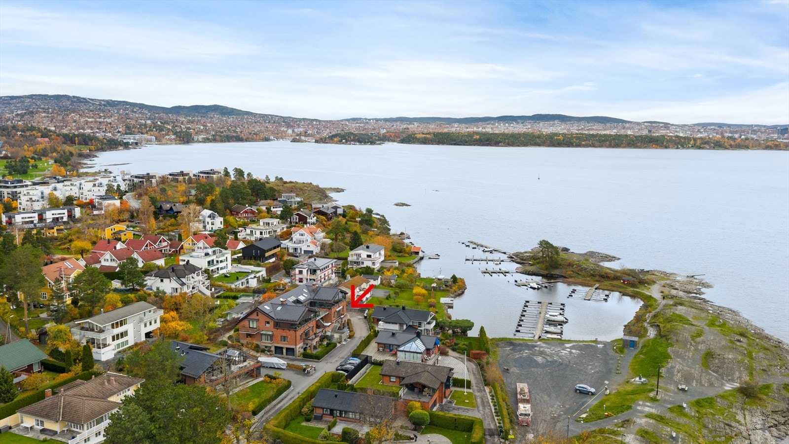 Dette er mer enn bare et hjem - det er en livsstil. Et fantastisk sted hvor havet og naturen blir en integrert del av din hverdag. Galleribilde