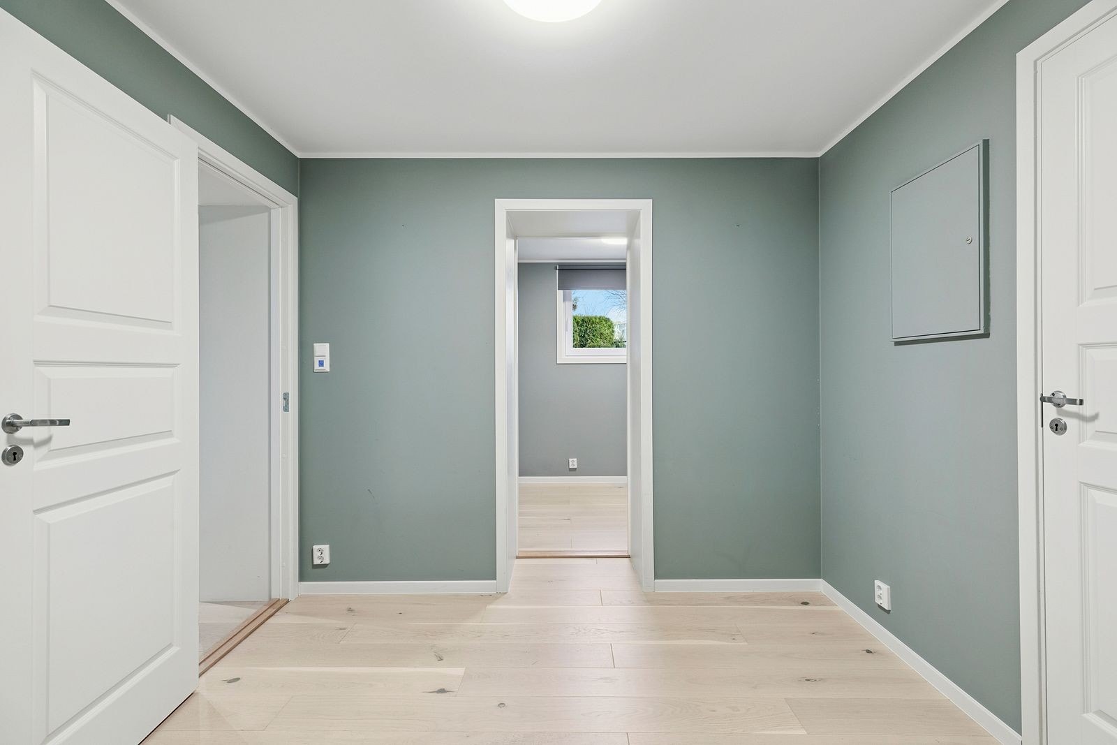 Mellomgang med gode møbleringsmuligheter Galleribilde