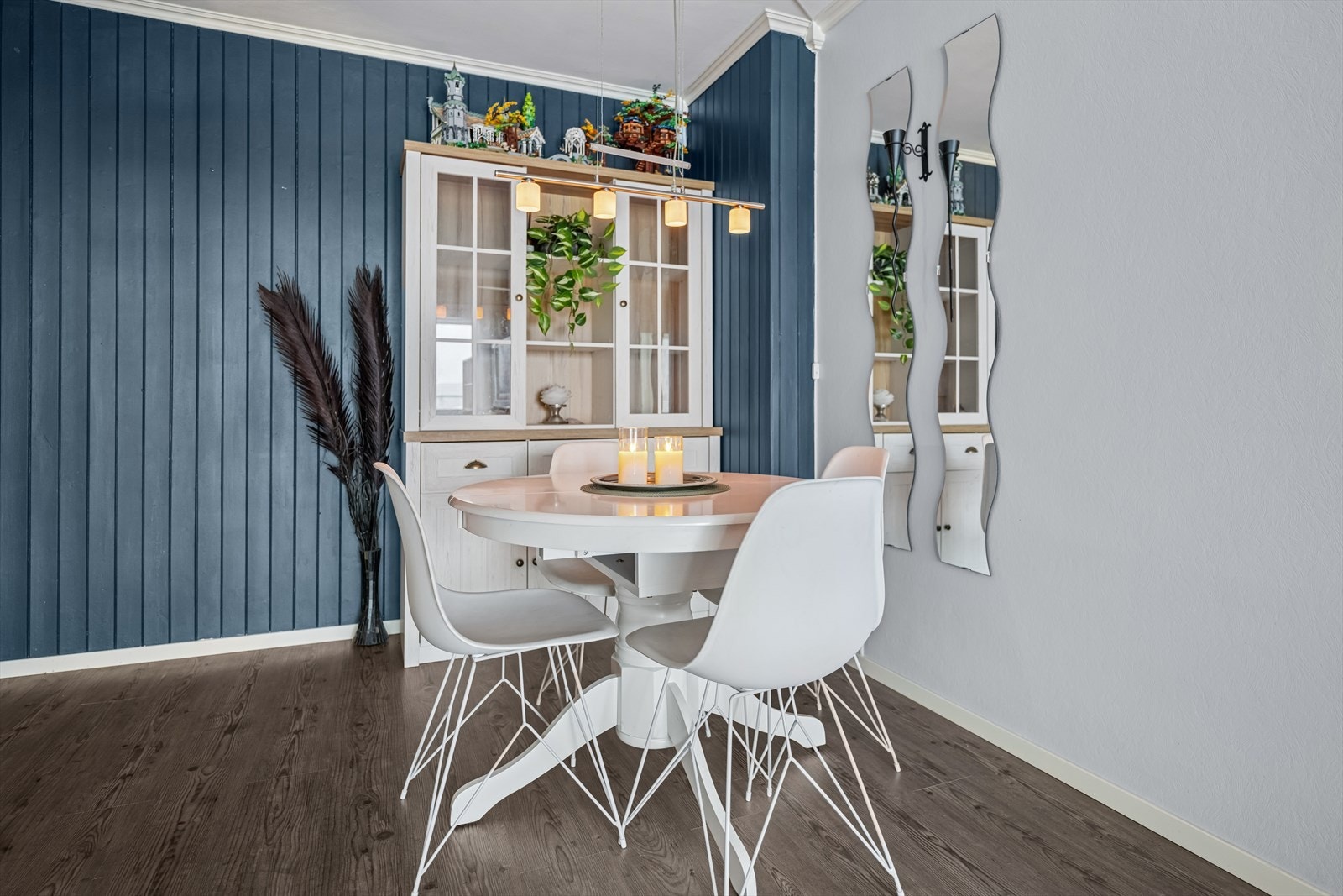 Spisegruppen tar plass i egen sone og inviterer til sosiale og hyggelige måltider med kjente og kjære. Galleribilde