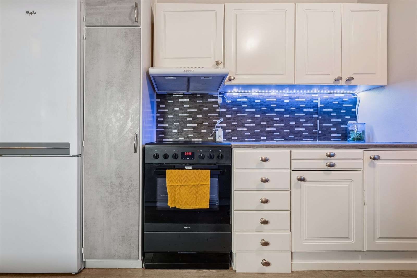 Plass for frittstående hvitevarer som komfyr, oppvaskmaskin og kjøl/frys. Galleribilde