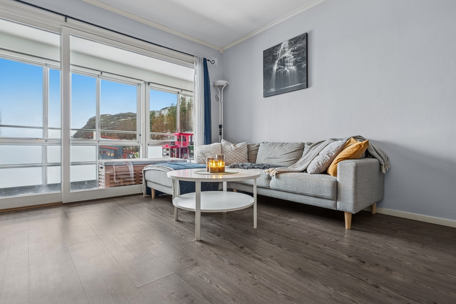 Sofakroken finner fort sin naturlige plass i rommet. Galleribilde