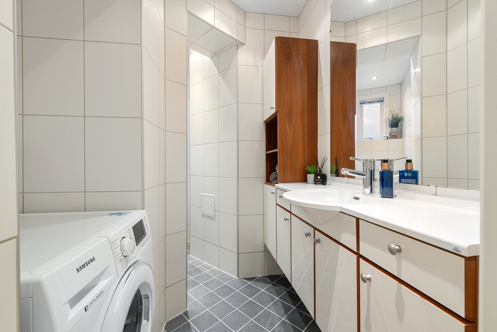 Opplegg for vaskemaskin. Galleribilde