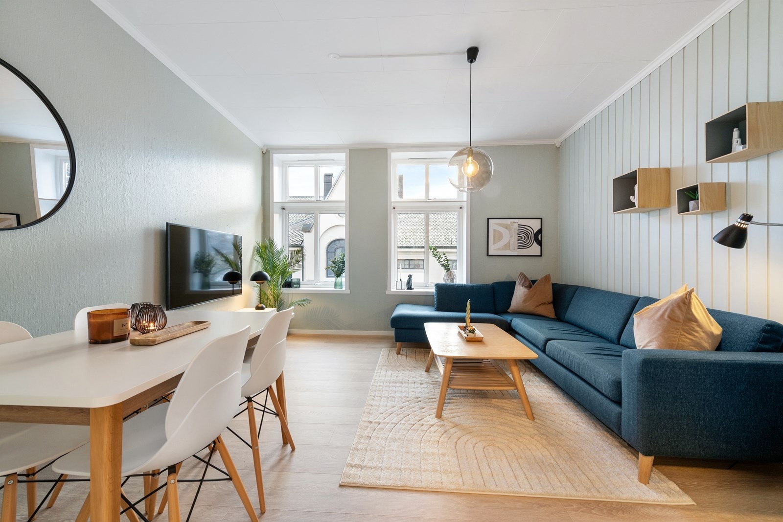 Boligen ligger meget sentralt til med kort gangavstand til sentrum. Galleribilde