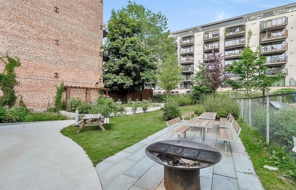 Bakgård Galleribilde