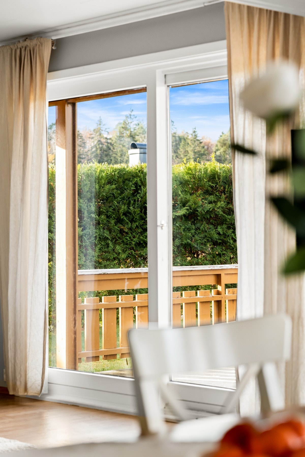 Utgang til terrasse fra stue. Galleribilde