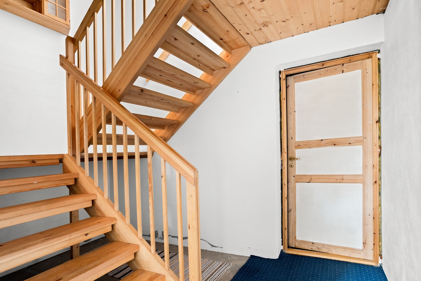 Trappegang til kjelleretasjen. Galleribilde