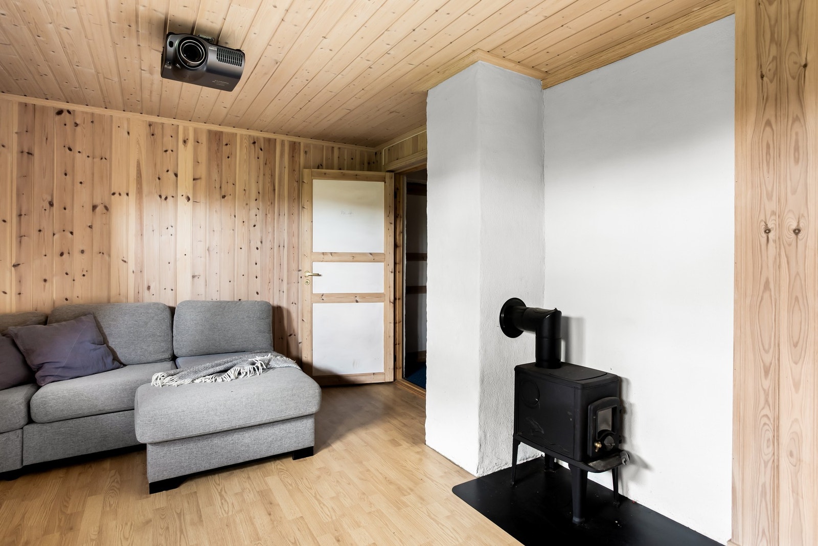 Det er peisovn for oppvarming. Galleribilde