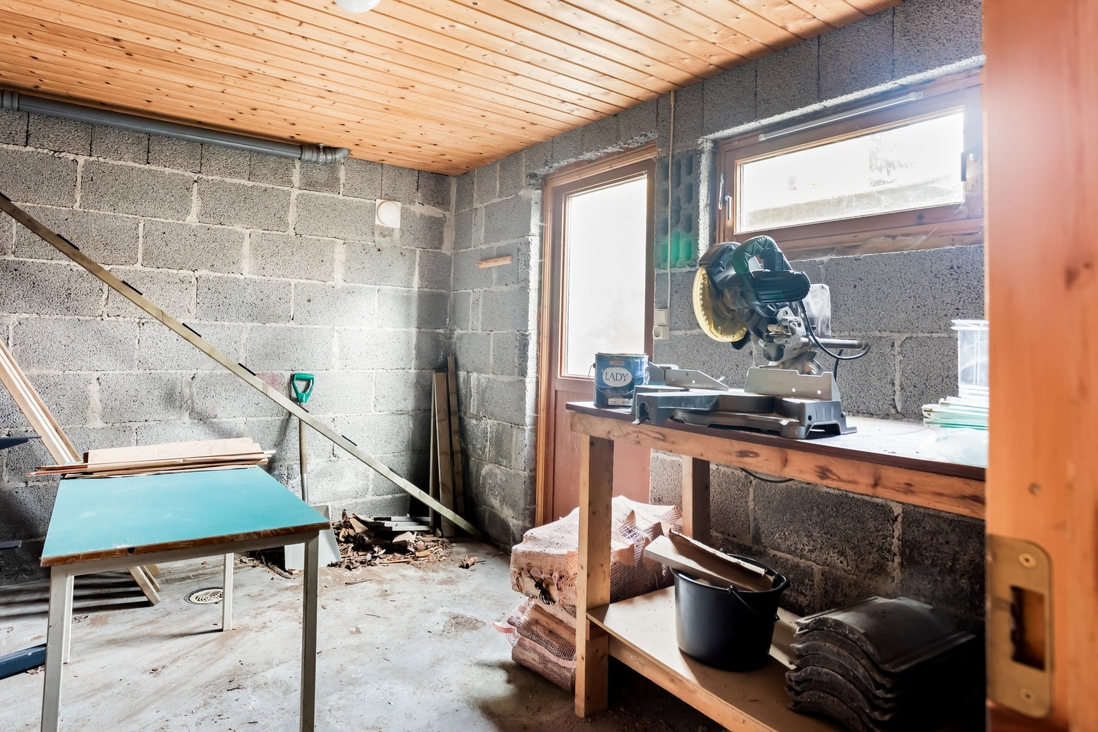 Bod for ekstra oppbevaring med egen inngang utefra. Galleribilde