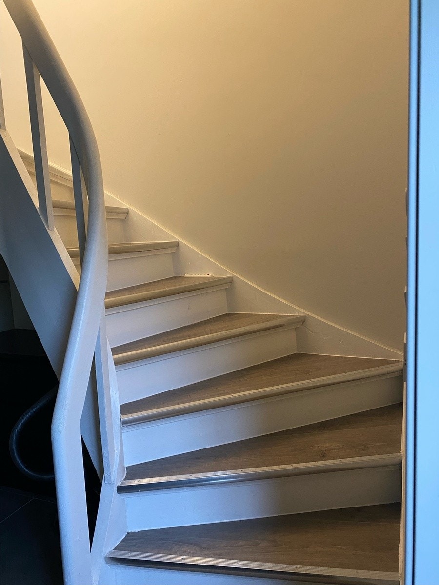 Kjeller Trapp til 1 etg. Galleribilde