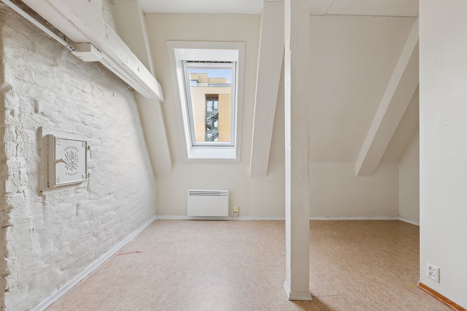 Ett av soverommene kan også fint brukes som stue Galleribilde