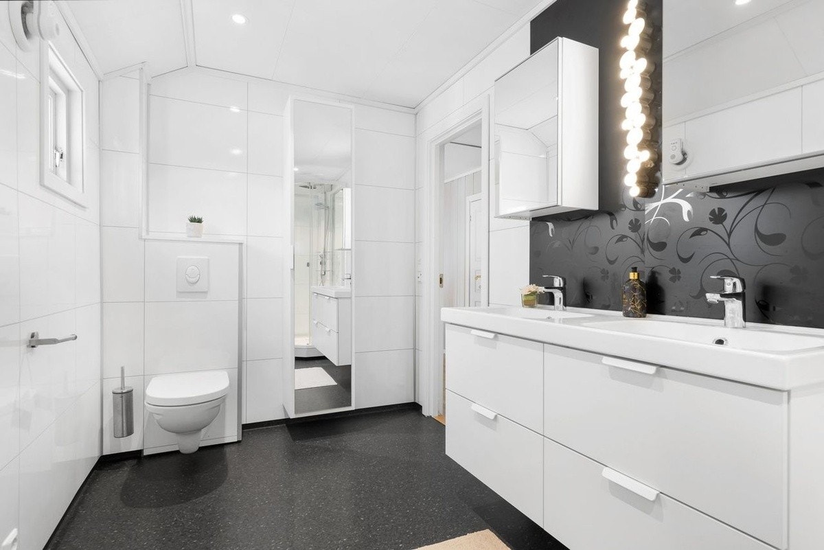 Bad i 2 etasje Galleribilde