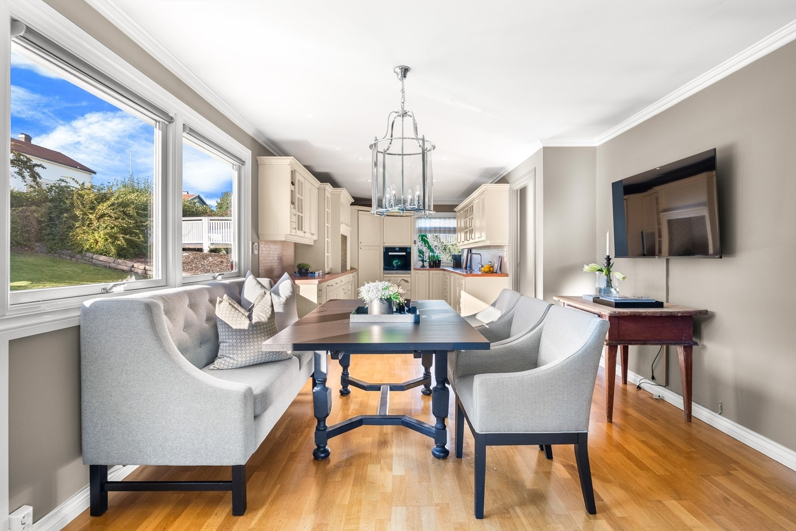 Her finner du rikelig med skap- og benkeplass Galleribilde