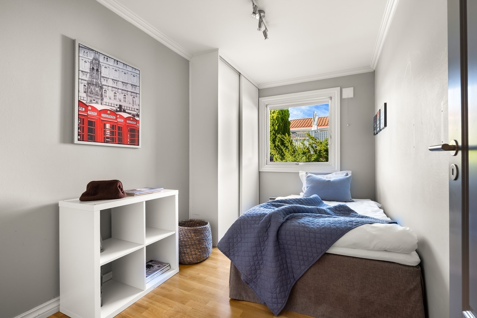 Soverom nr. 2 med garderobeskap Galleribilde