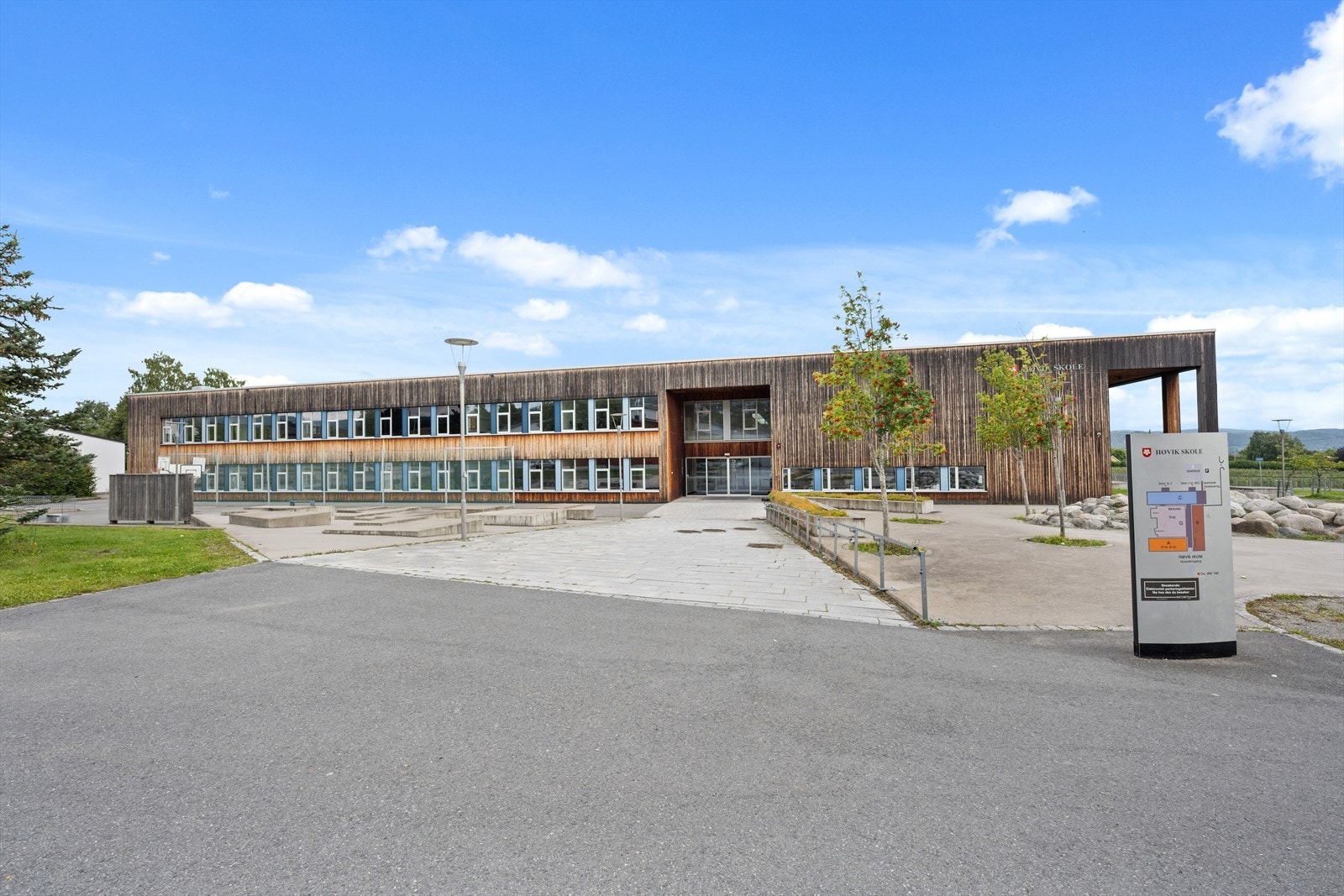 Høvik barne- og ungdomsskole er svært attraktiv Galleribilde