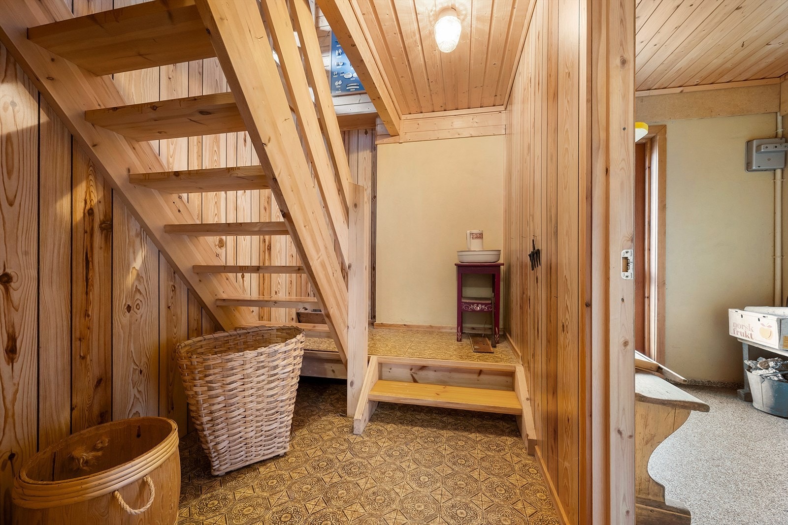 Trapp ned til underetasje. Galleribilde