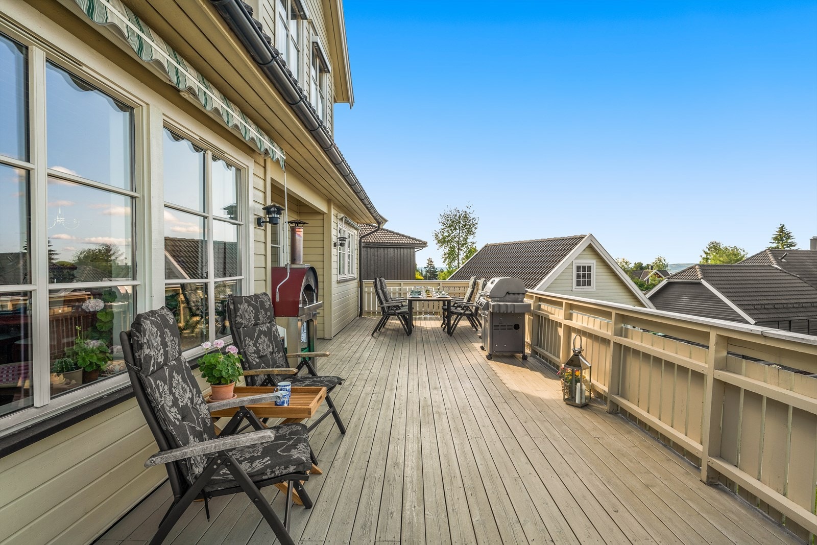 Sommerbilde fra terrassen Galleribilde