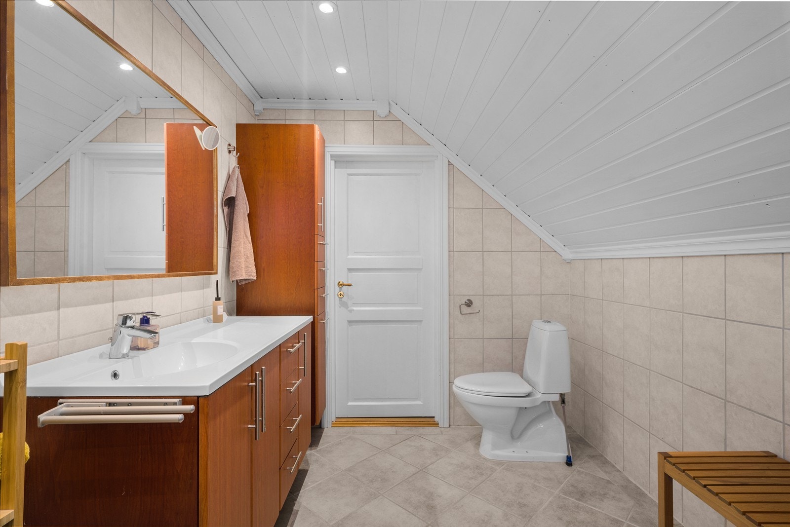 Flislagt bad i 2. etasje Galleribilde