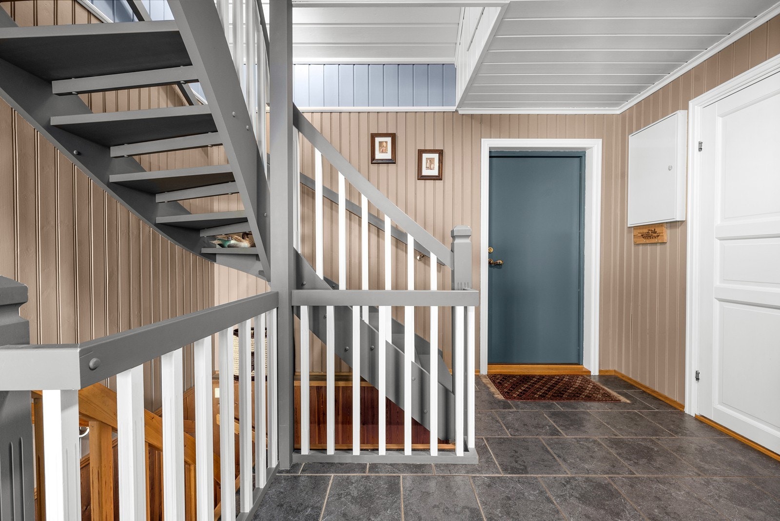 Flislagt entrè med varmekabler Galleribilde