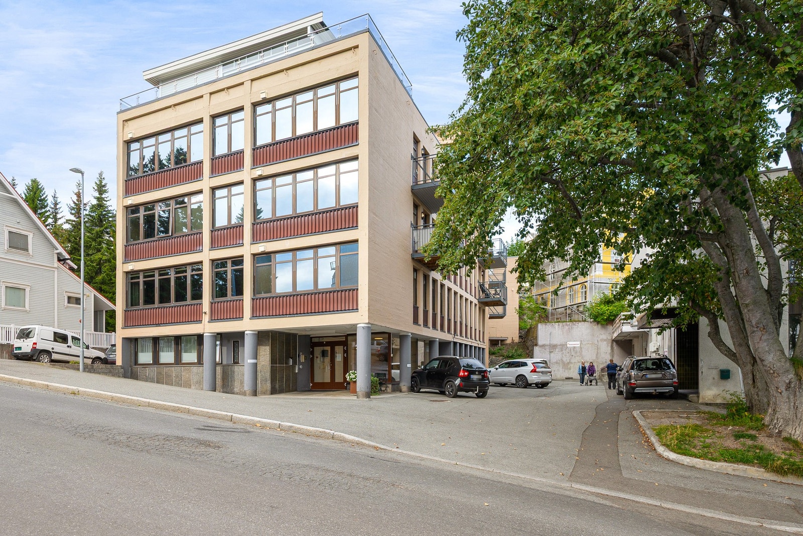 Om du ønsker parkeringsplass, må dette søkes til styret Galleribilde
