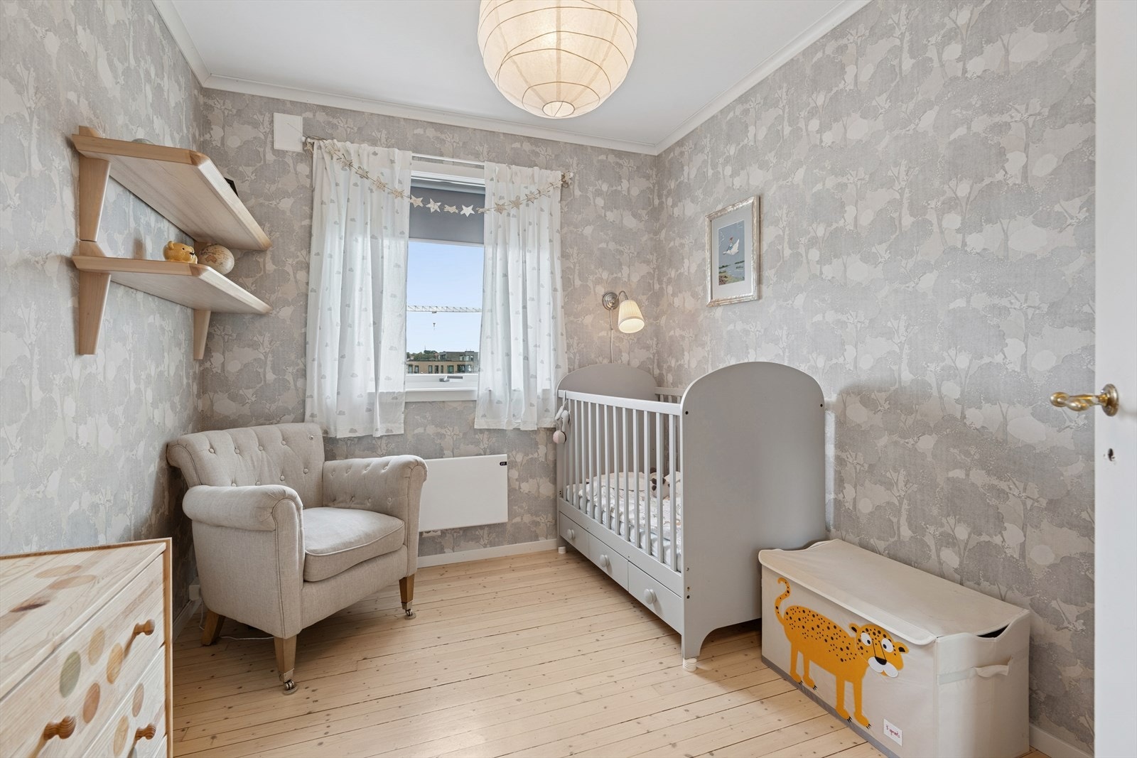 Soverom to egner seg godt til barnerom. Galleribilde