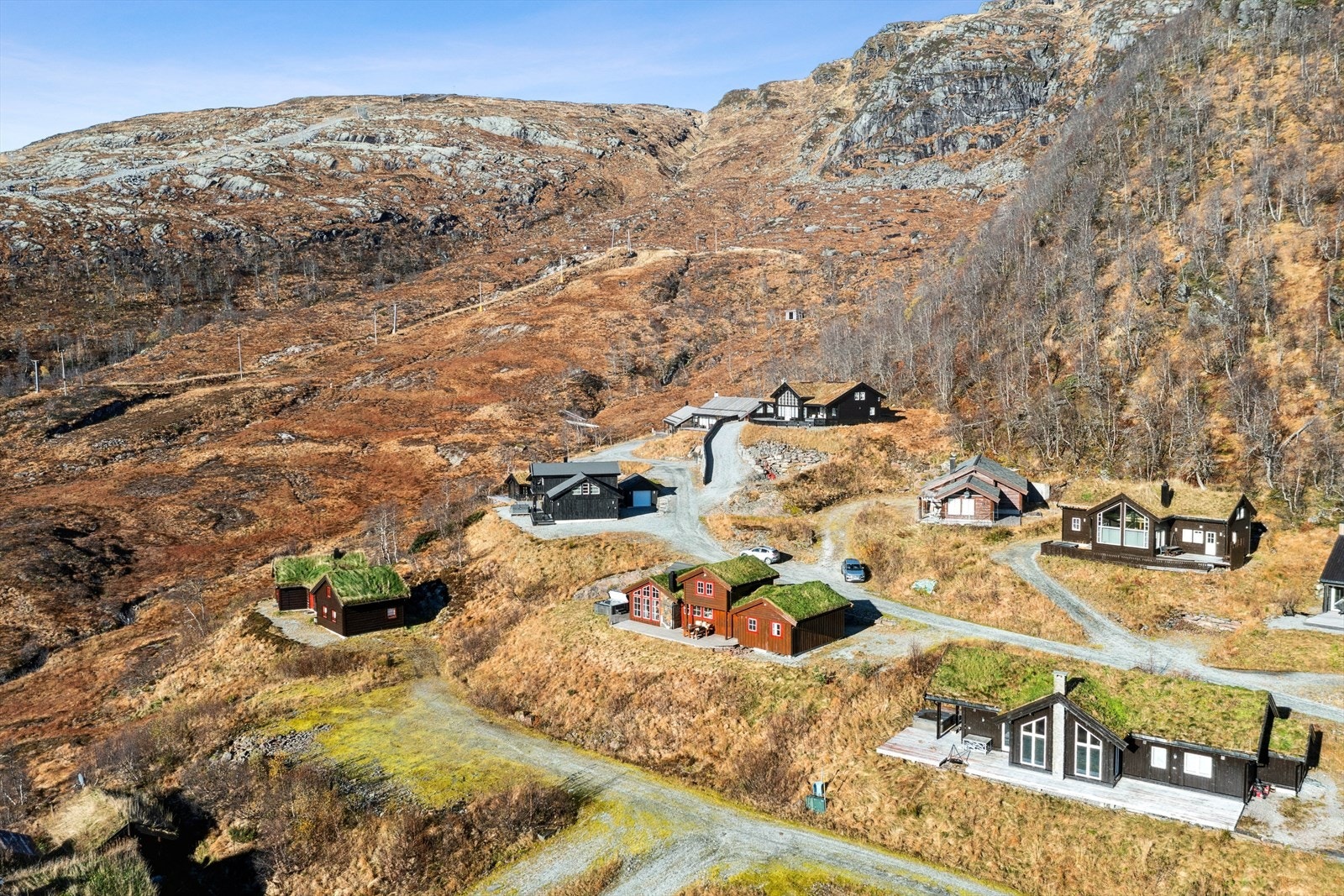 - Med kort kjøreavstand til Norheimsund og Bergen, er dette en perfekt base for både friluftsliv og avslapning - Galleribilde