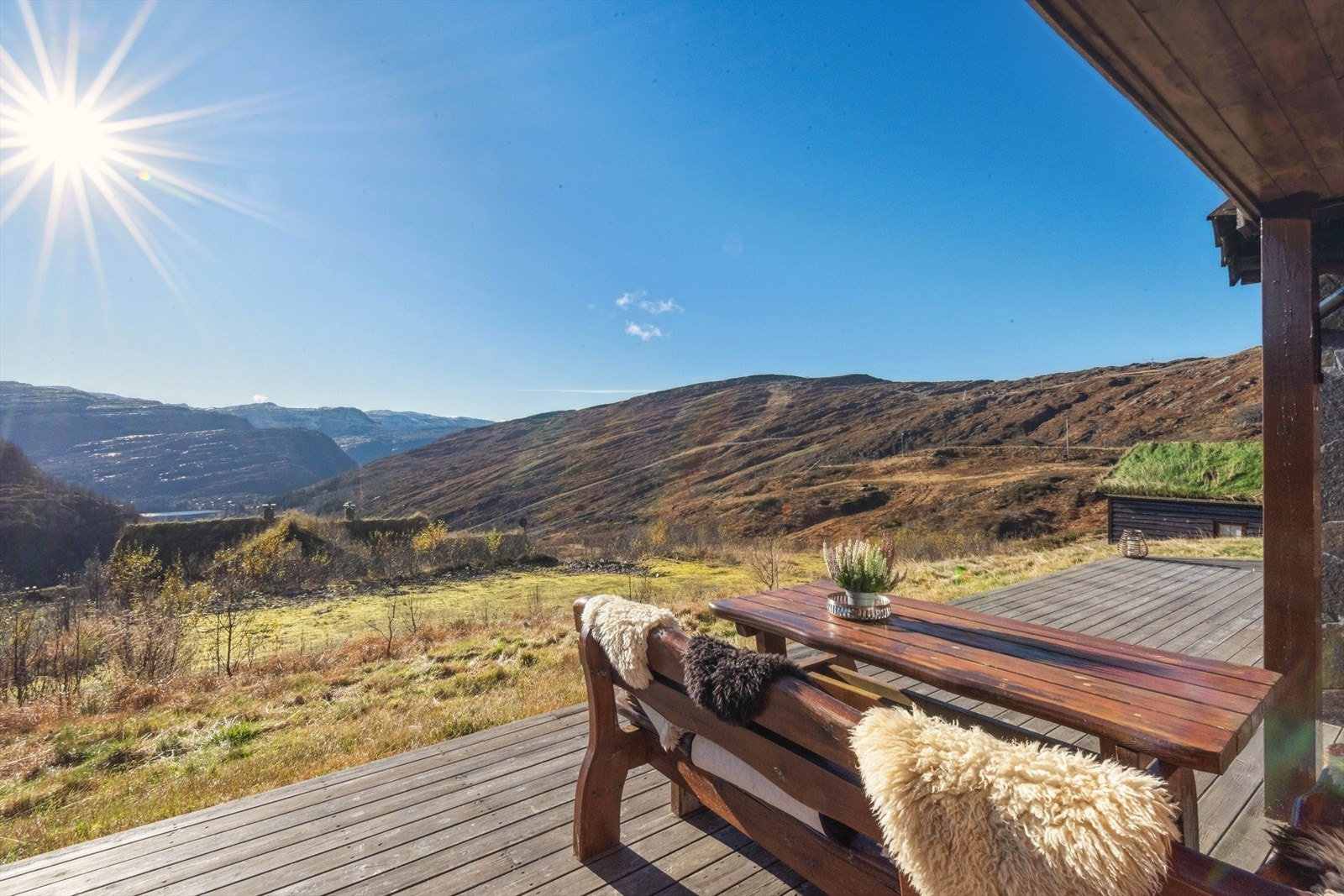 - En romslig fritidseiendom i et etablert og attraktivt hyttefelt på Kvamskogen - Galleribilde