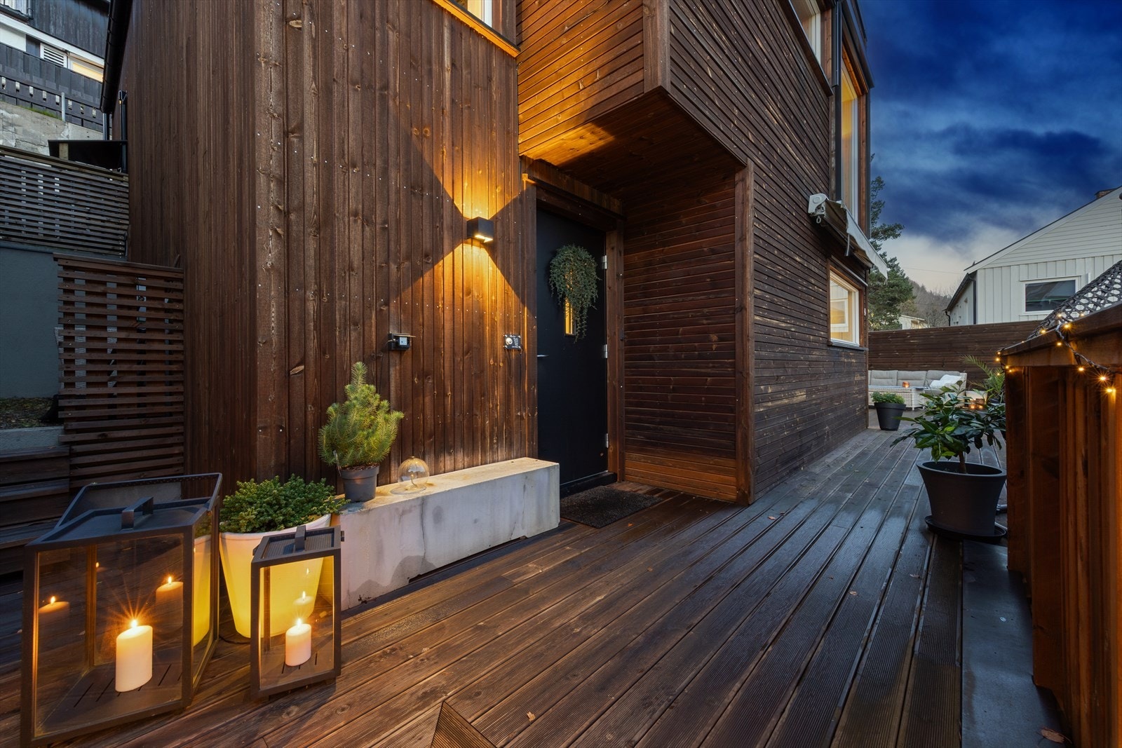 Et svært hyggelig inngangsparti ønsker deg hjertelig velkommen hjem. Galleribilde