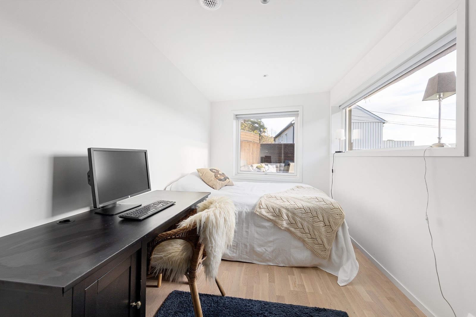 Boligen har tre soverom i første etasje. Galleribilde