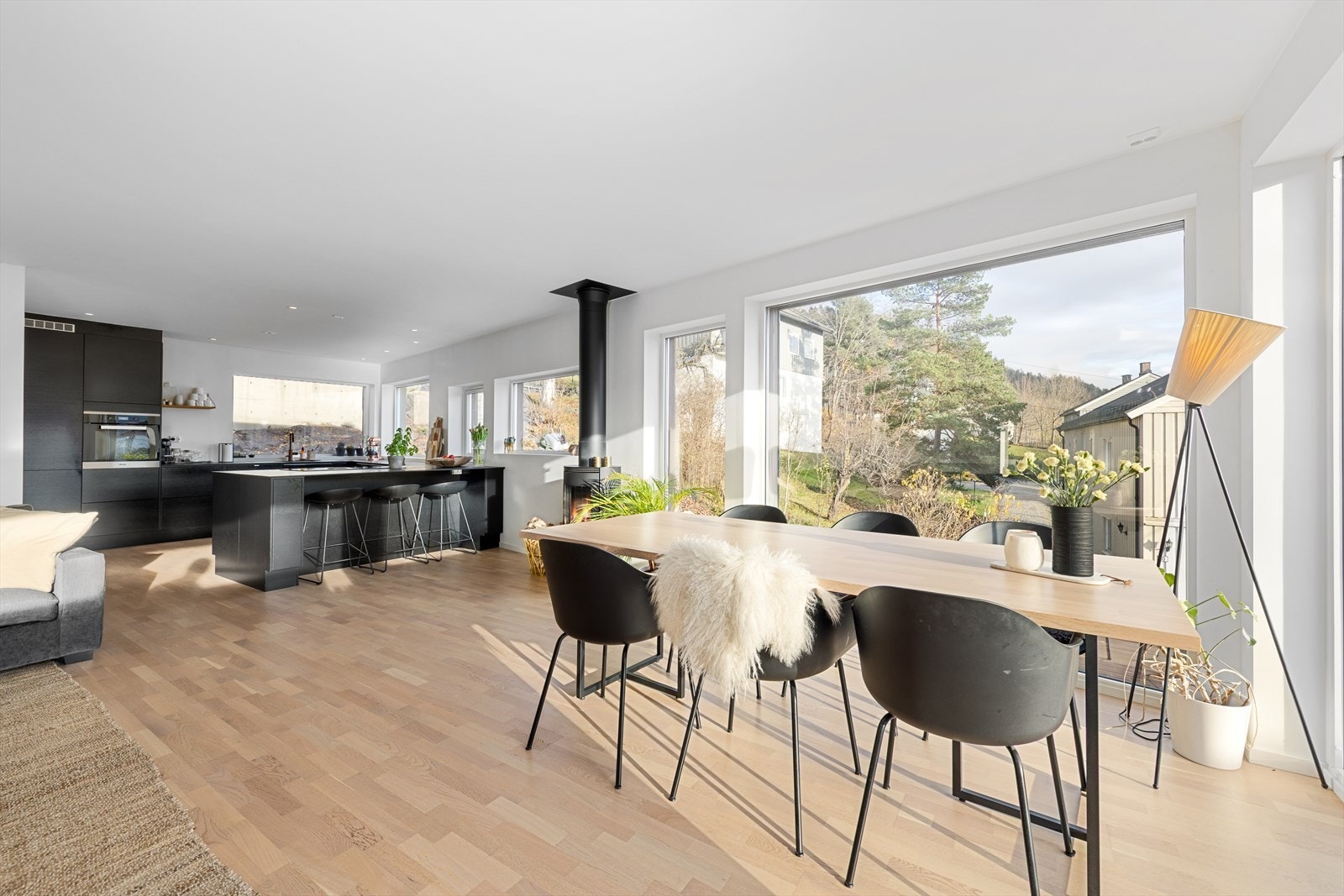 Spisegruppen tar plass i egen sone og inviterer til sosiale og hyggelige måltider med kjente og kjære. Galleribilde