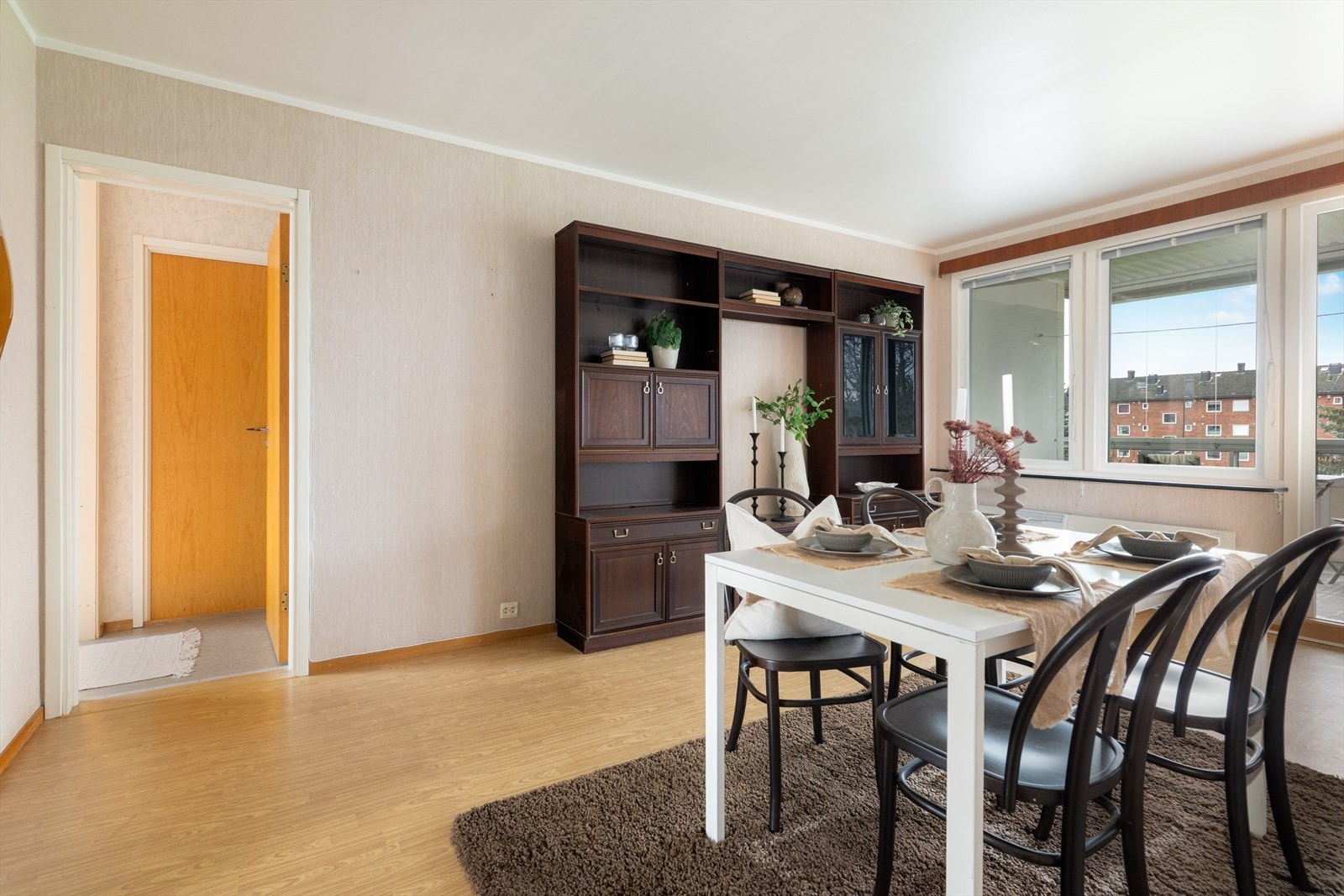 I stuen er det pipe med mulighet for å montere ildsted om ønskelig, ta eventuelt kontakt med styreleder. Galleribilde