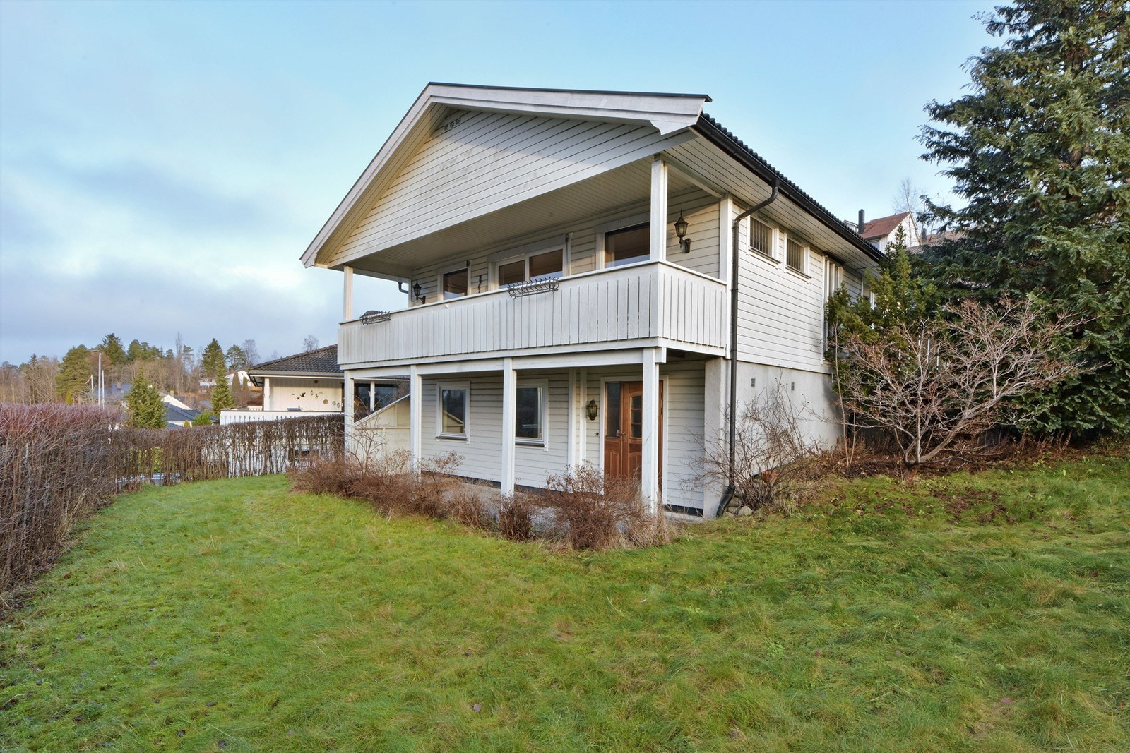 Velkommen til Ares vei 20 - presentert av Sebastian Håbesland v/ Krogsveen - enebolig på solrik og høytliggende eiendom - foto: Oddphoto Galleribilde