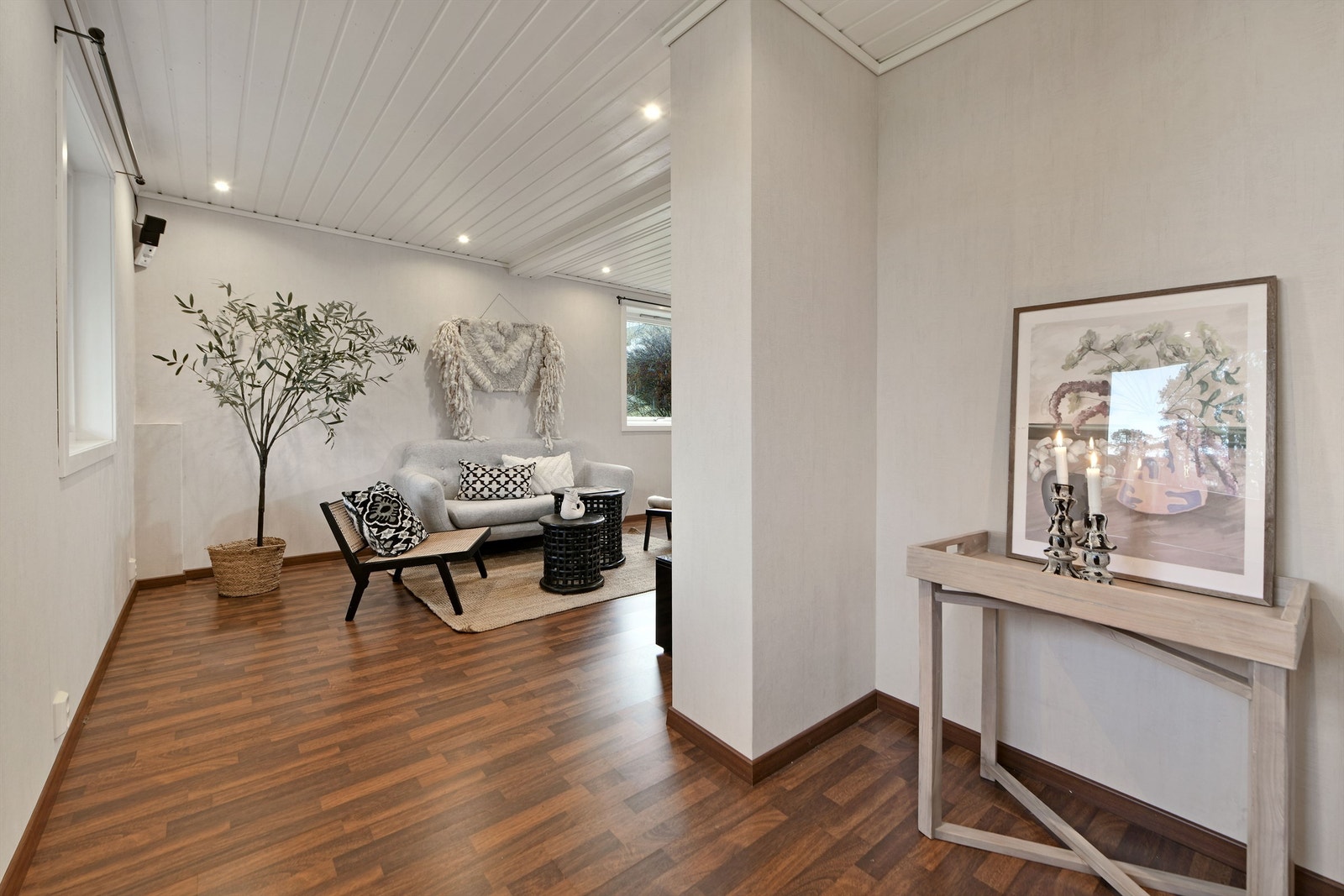 "HYBEL-DEL" - stue Galleribilde