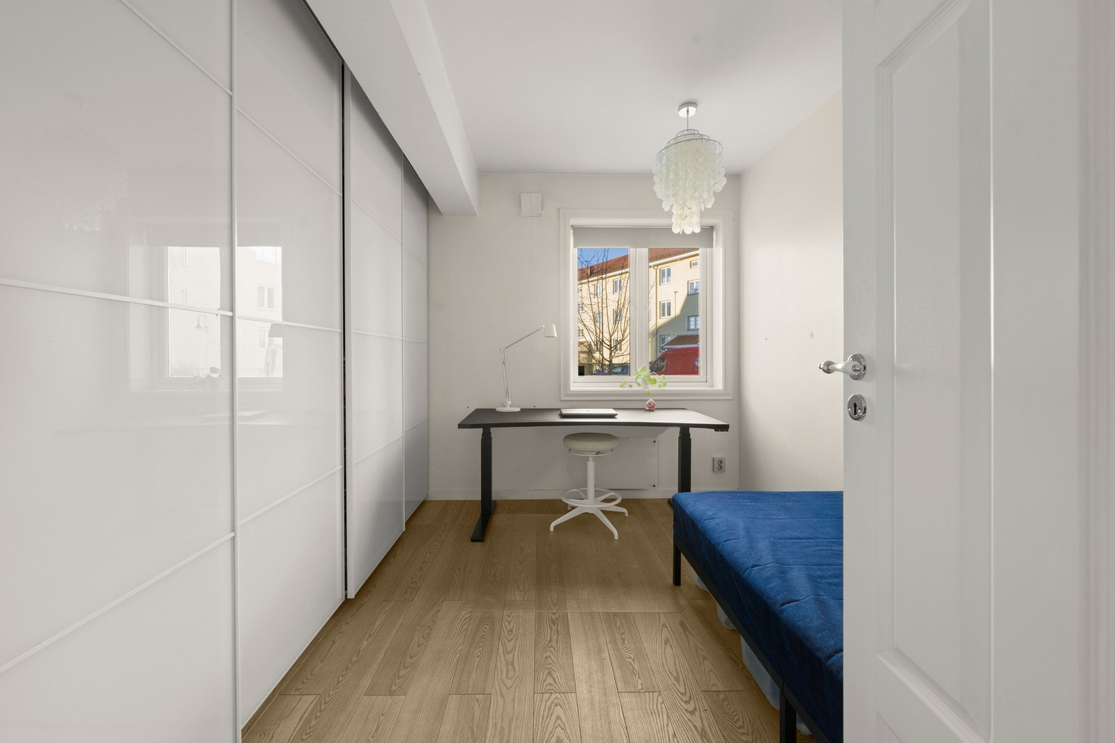 Det andre soverommet er også av god størrelse, og passer godt som barnerom, gjesterom eller hjemmekontor Galleribilde