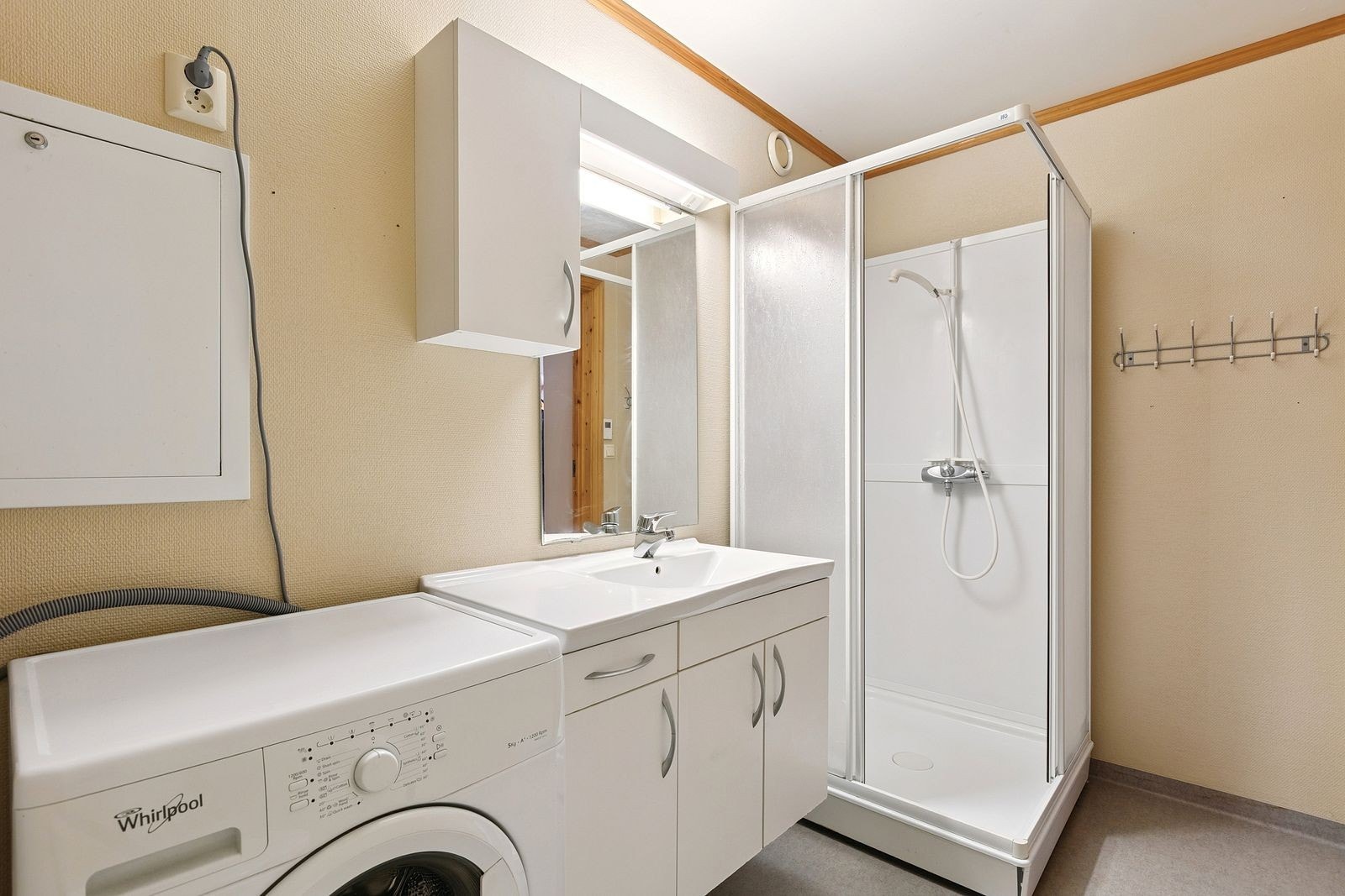 Det er inkludert internett, parkering og strøm i leien. Galleribilde