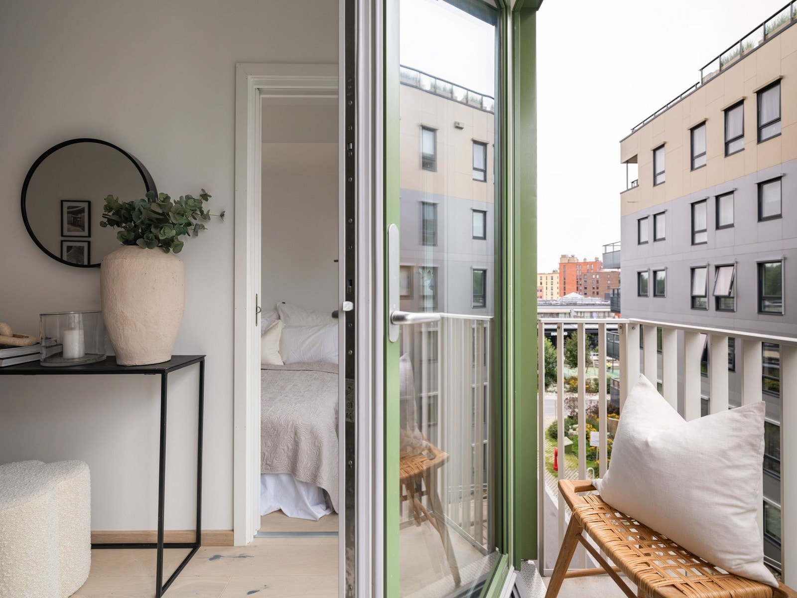 Utgang til fransk balkong fra stuen Galleribilde