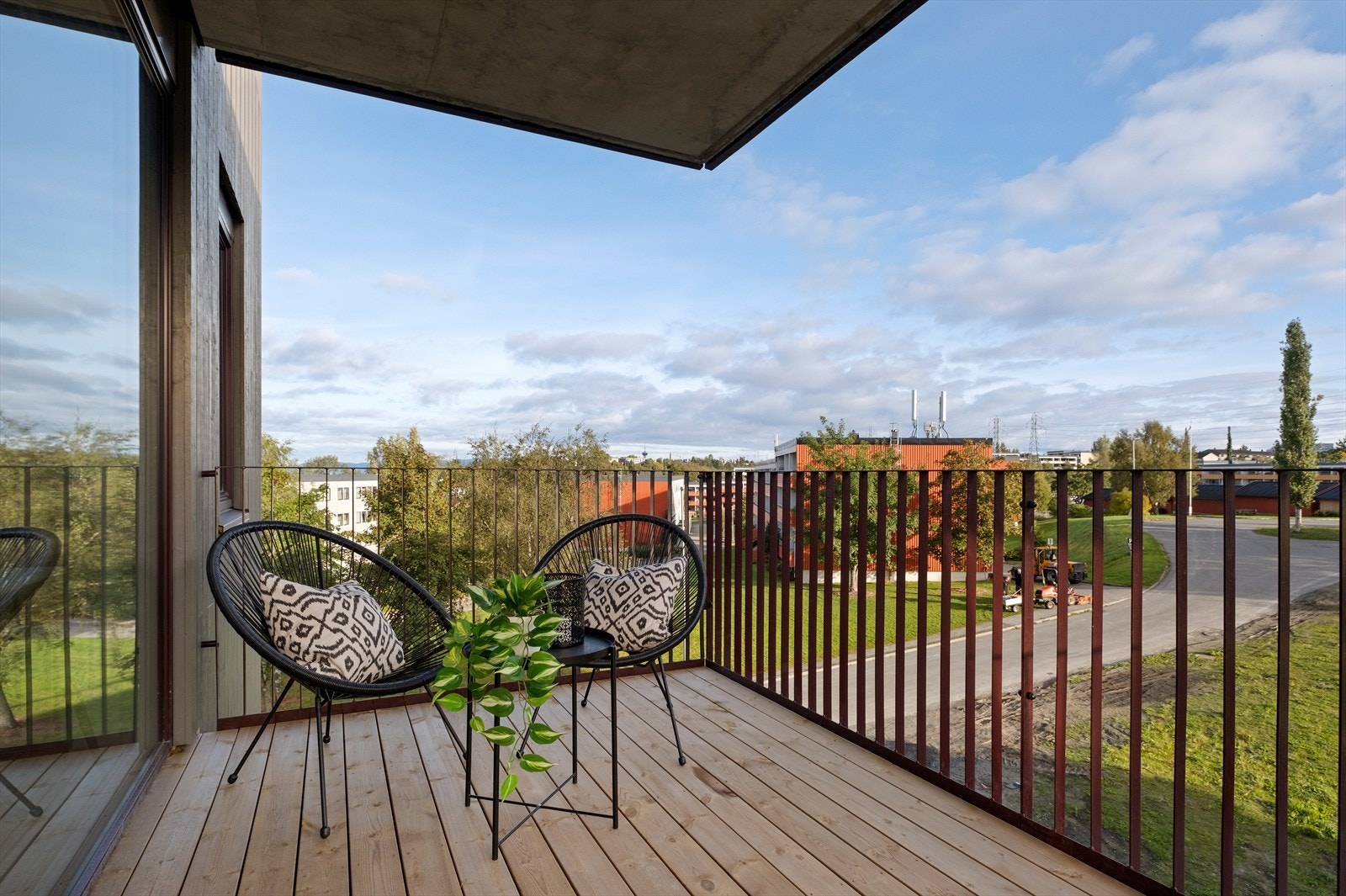 Leiligheten har en markterrasse på 8kvm. - NB! Bildene er tatt fra en lik leilighet i 4.etg. Galleribilde