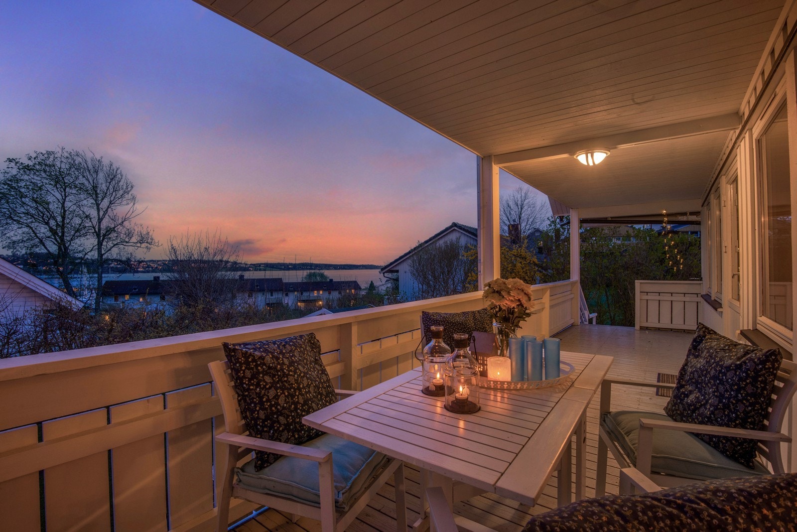 Velkommen til Syrinveien 13 formidlet av Nordvik v/Tarjei Innleggen! Fotograf: Marie Waagan. Galleribilde