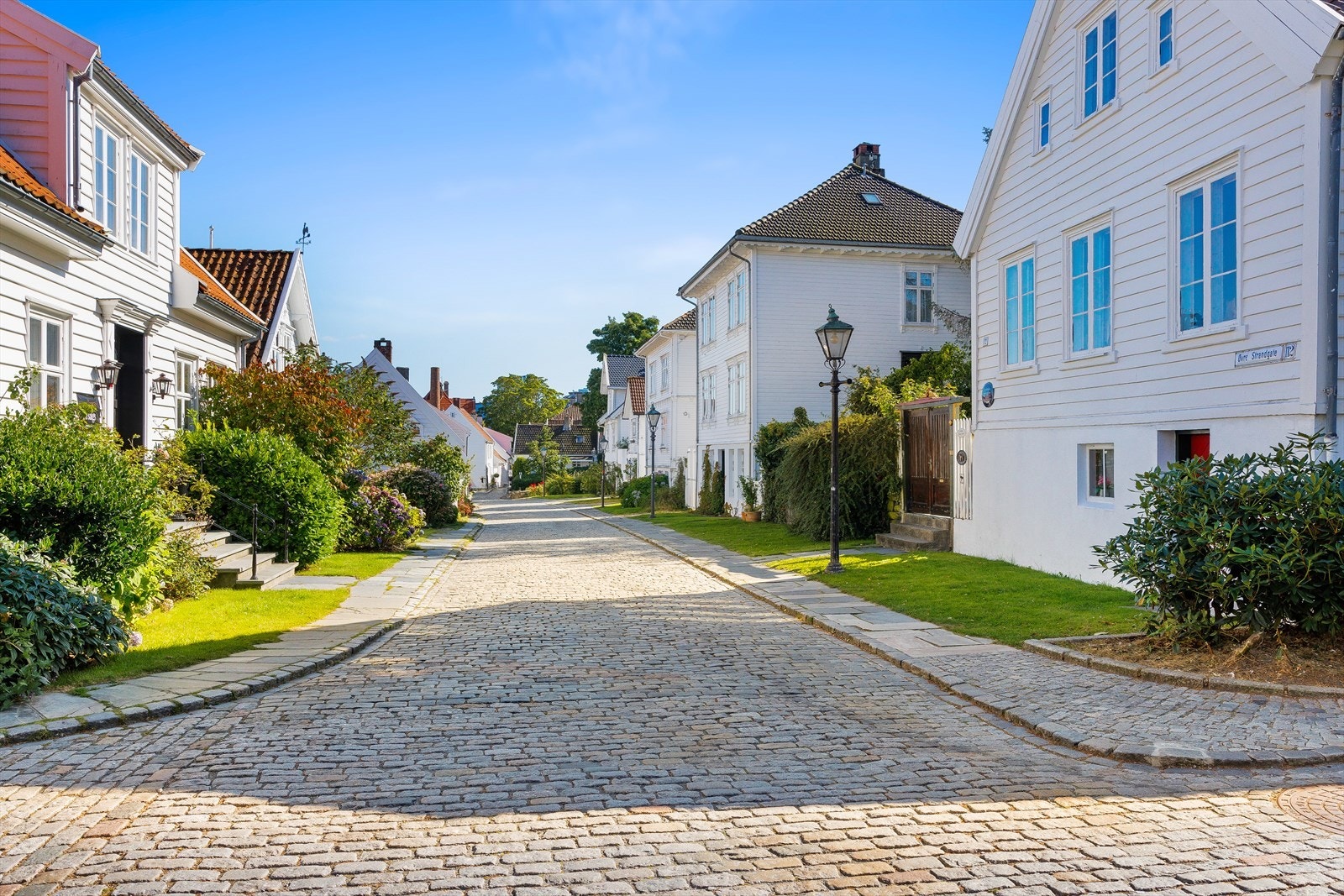 Gamle Stavanger - sjarmerende, rolige og brosteinbelagte gater med småhusidyll Galleribilde