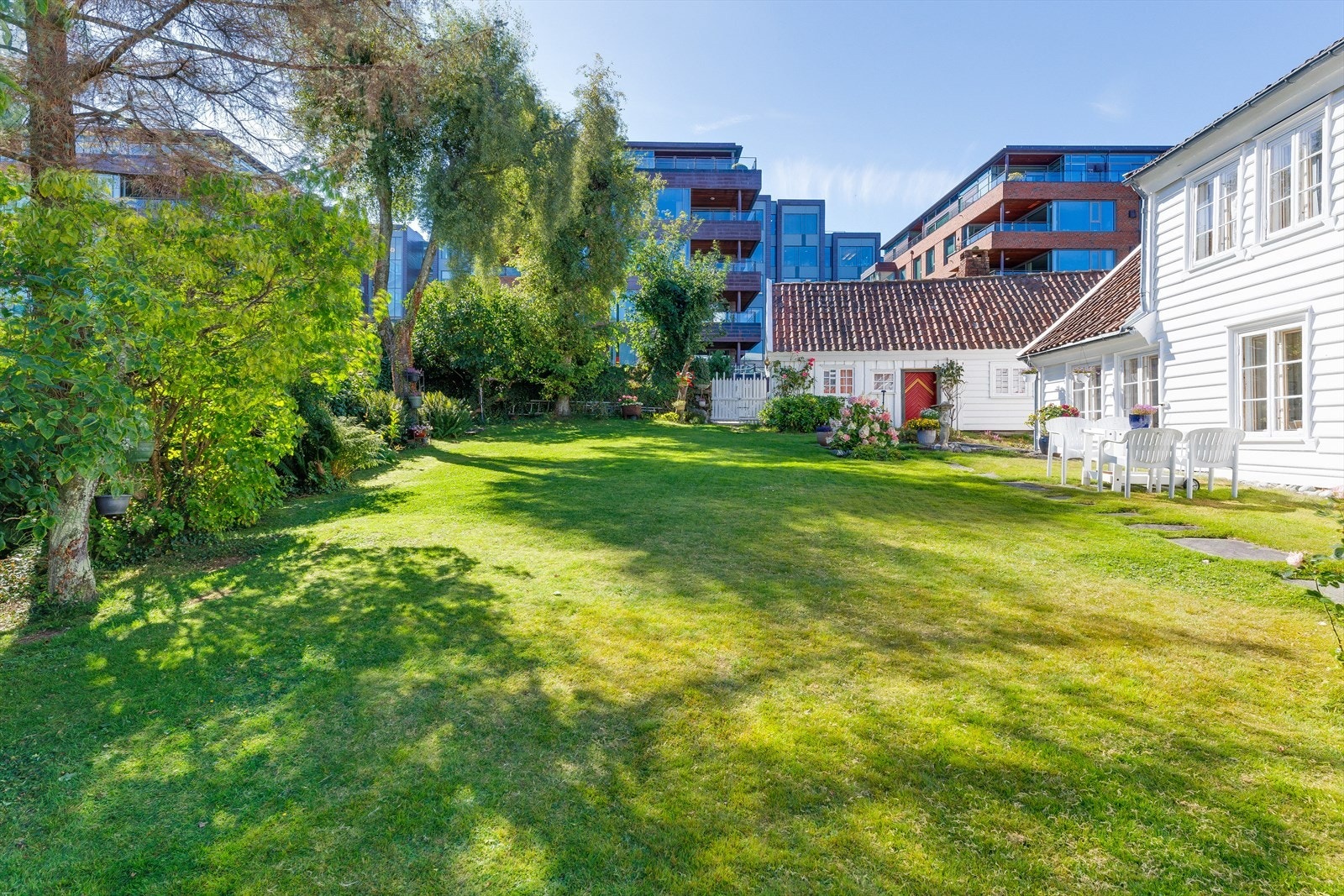 Eiendommen er solrik og usjenert Galleribilde