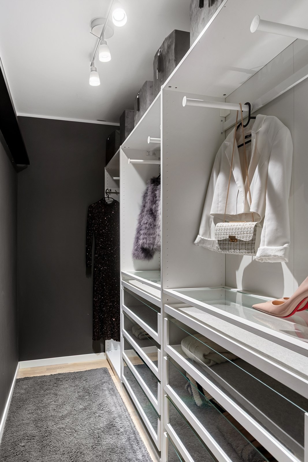 Garderoberommet Galleribilde