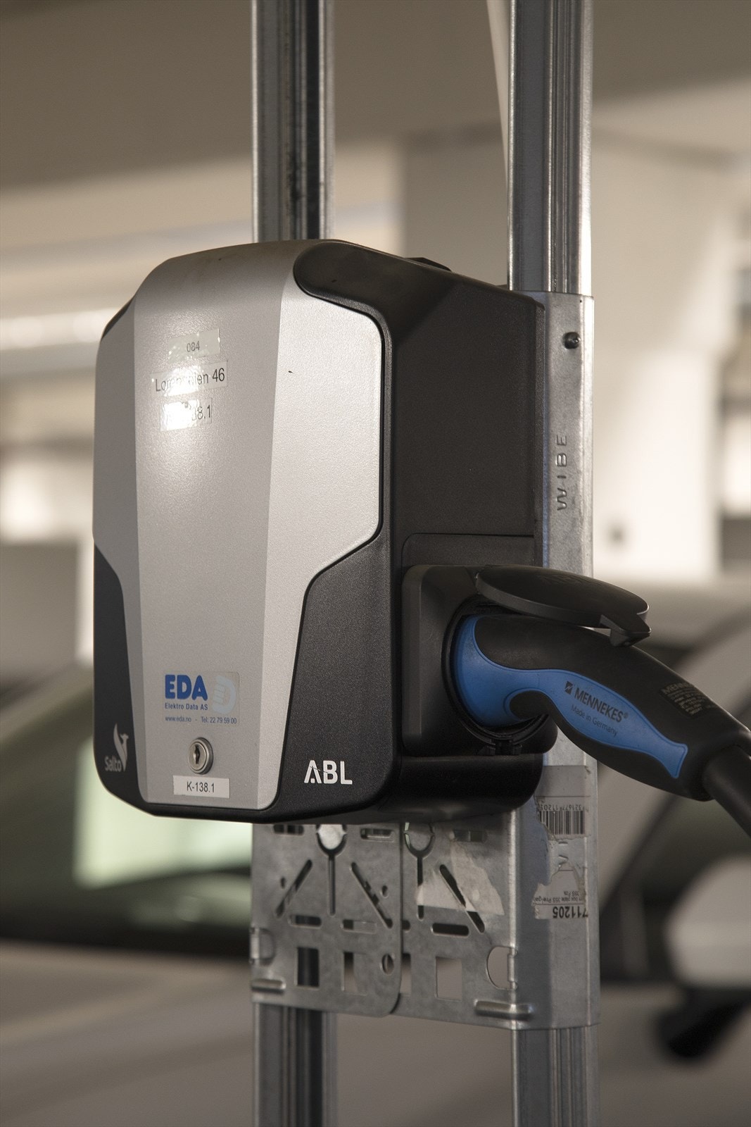 Garasjeplass nr. 84 med elbil-lader Galleribilde