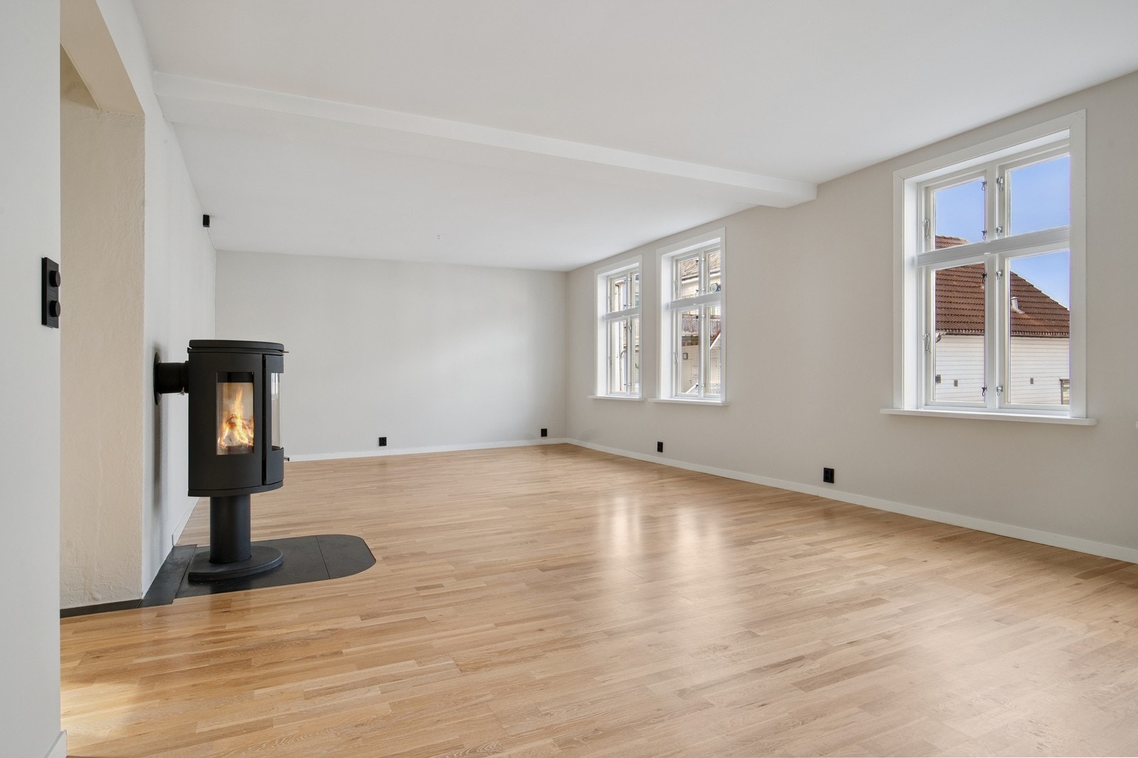 Lys og innholdsrik bolig Galleribilde