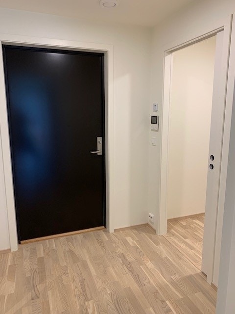 Gang. Parkett på gulv. Vannbåren varme i gulv. Galleribilde