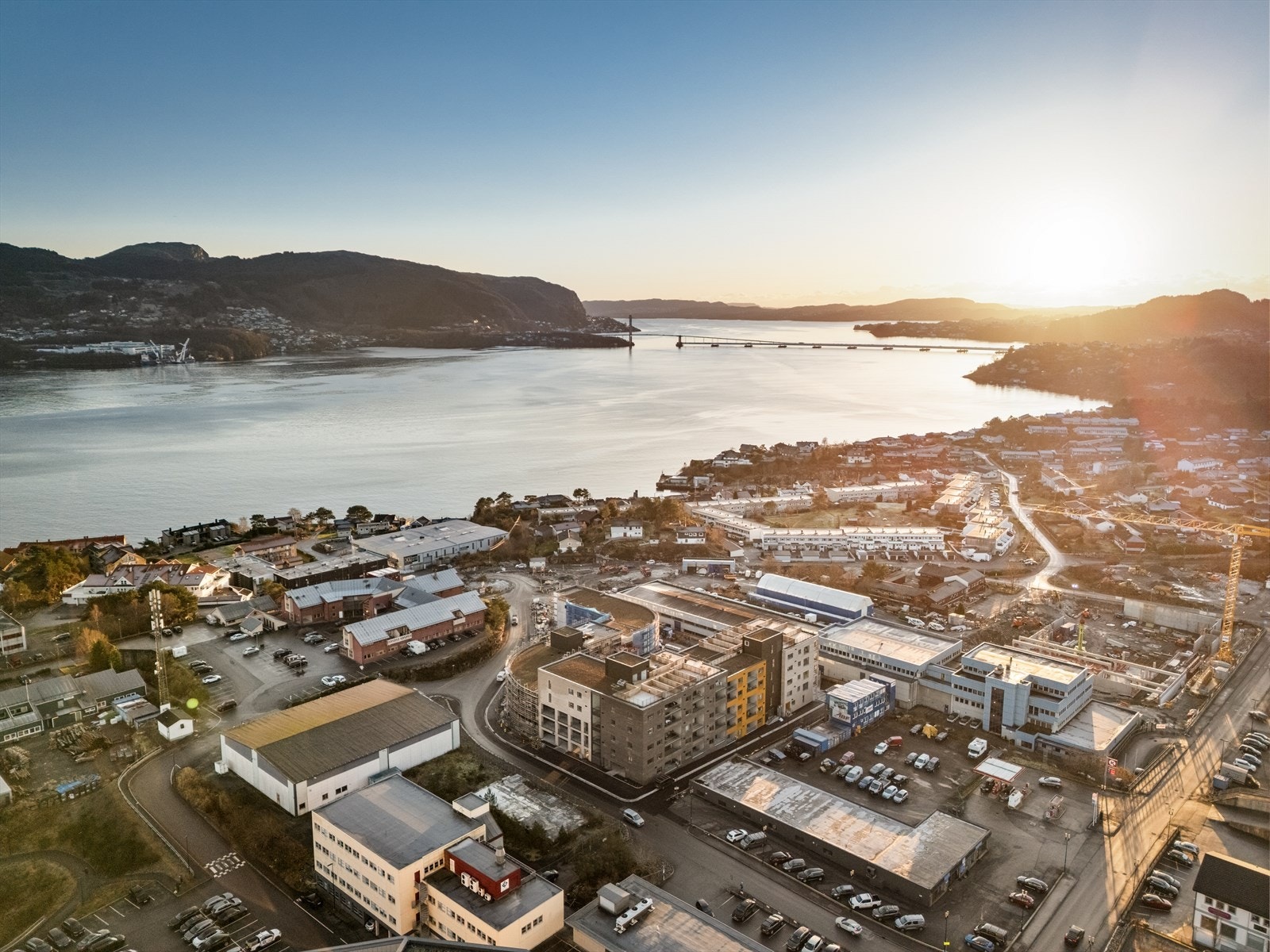 Ønsker du å bo sentralt i Knarvik med gode fasiliteter, tror vi dette prosjektet kan passe svært godt for deg! Galleribilde